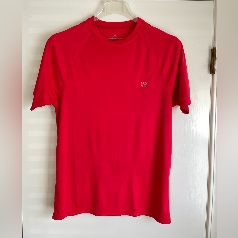 Men’s Southern Tide T3 activewear shirt